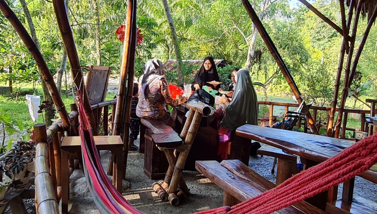 Etalauser Jungle Gate Ecoresort Bukit Lawang Bagian luar foto
